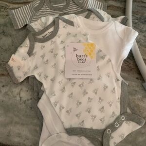 Organic Onesies Premie Size NWOT